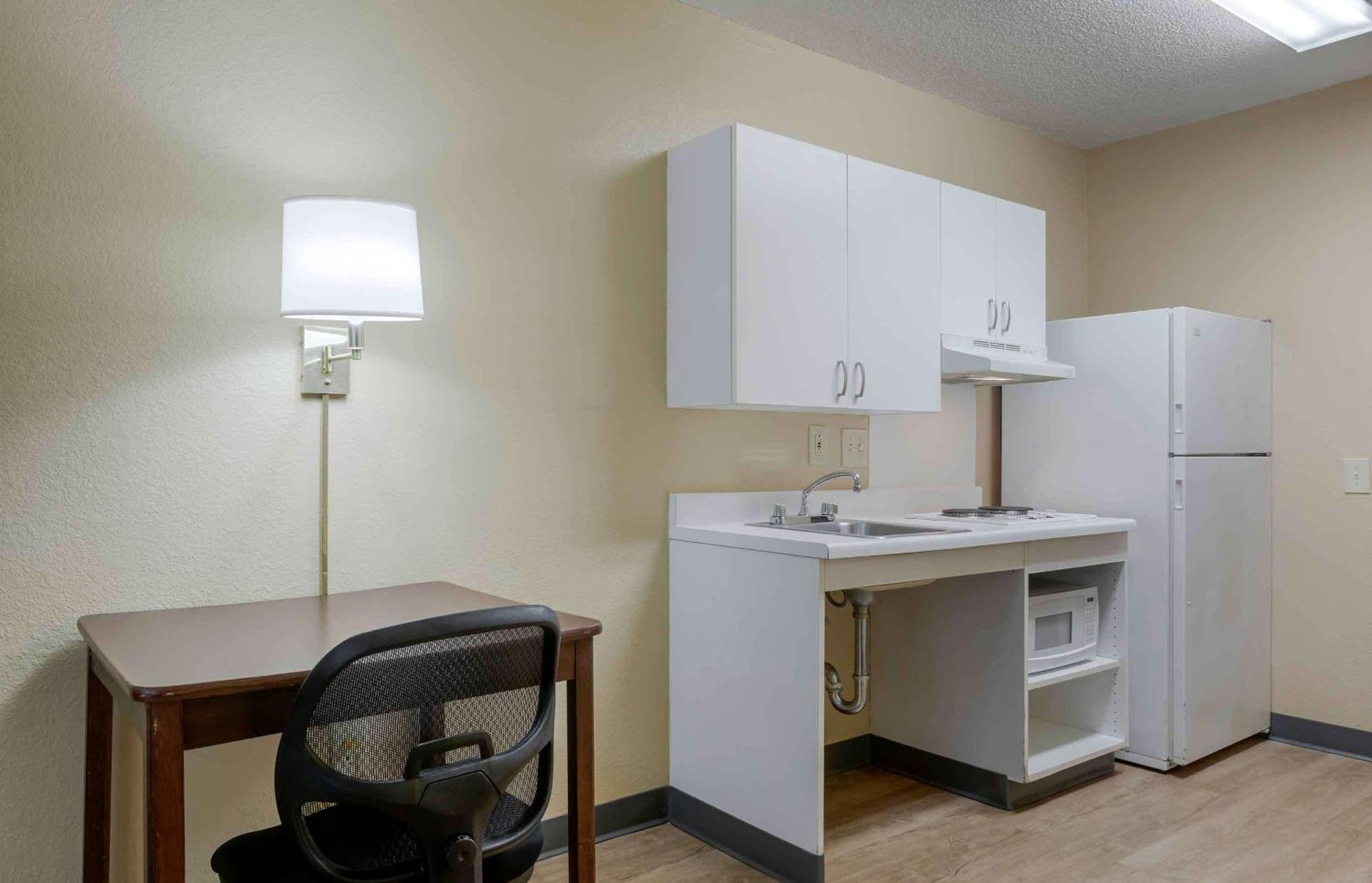 Extended Stay America Select Suites - Jacksonville - Lenoir Avenue East Exterior foto