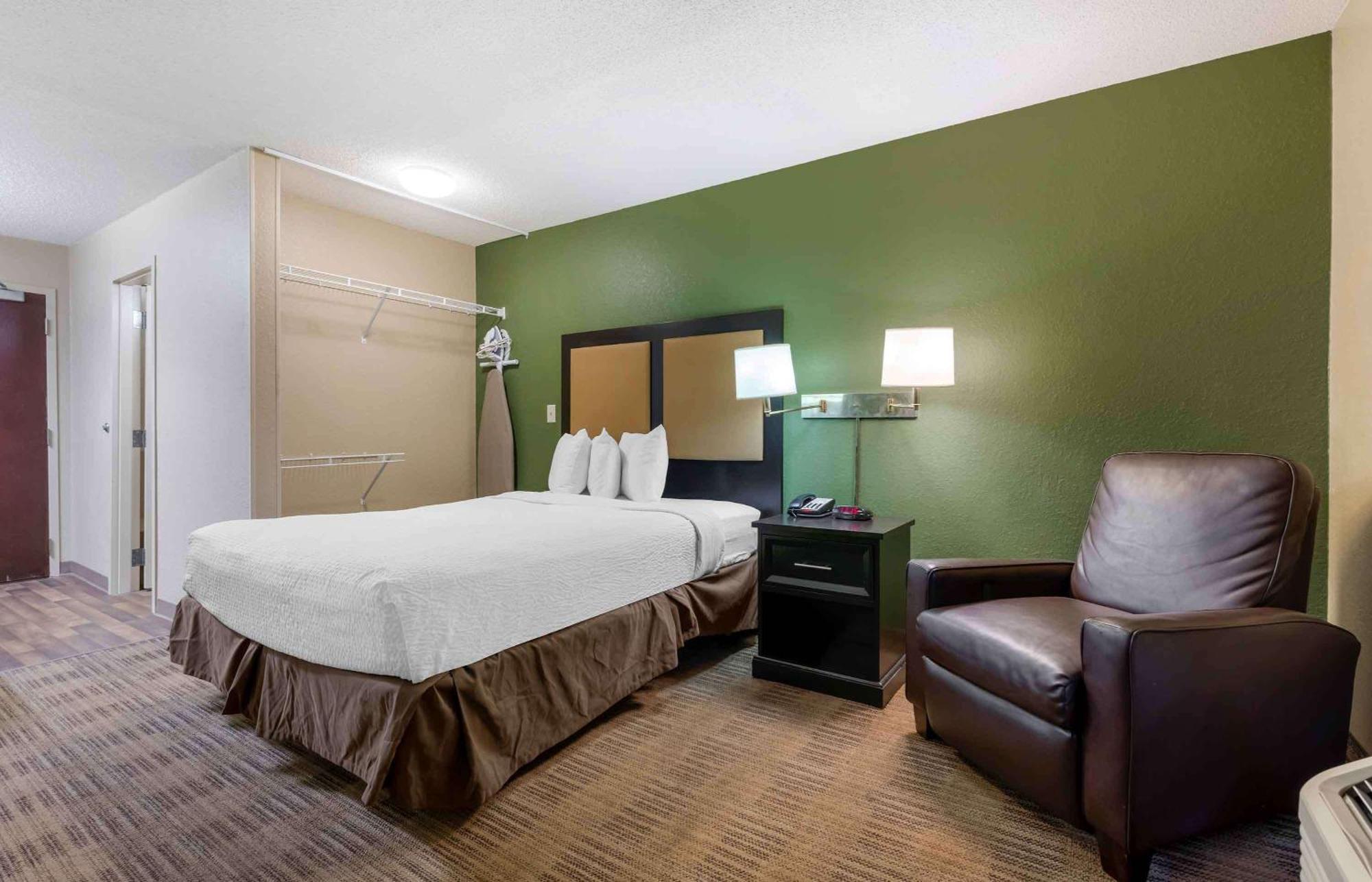 Extended Stay America Select Suites - Jacksonville - Lenoir Avenue East Exterior foto