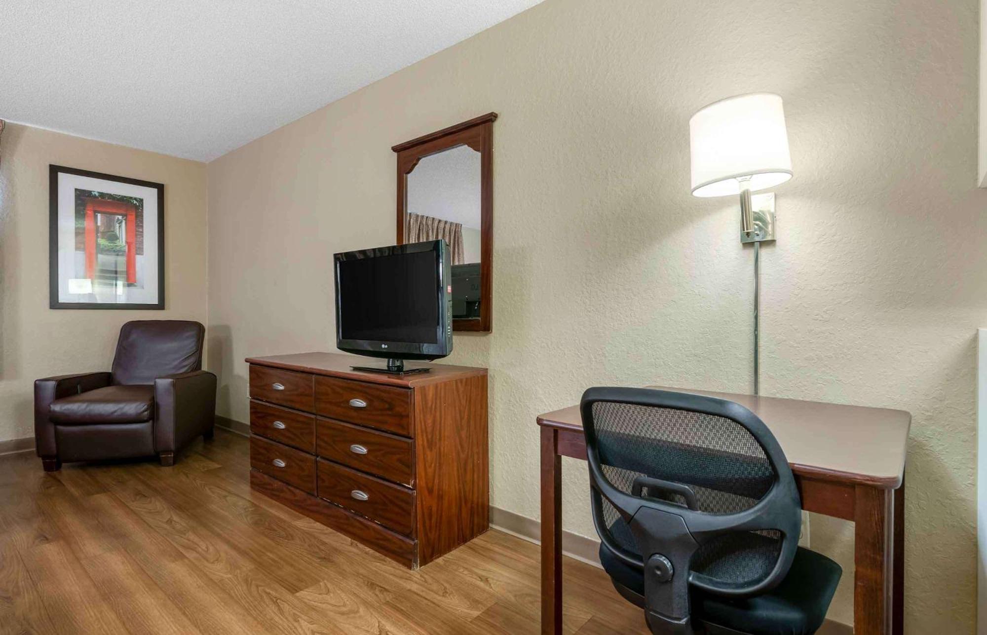 Extended Stay America Select Suites - Jacksonville - Lenoir Avenue East Exterior foto
